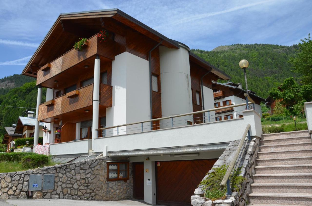 Appartamento Giada Pozzale Di Pieve Di Cadore Luaran gambar
